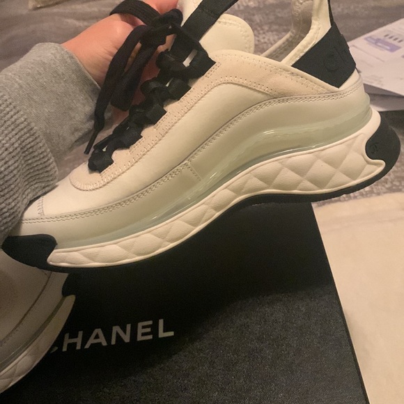 Never worn white 100 percent authentic Chanel sneakers - Picture 10 of 10